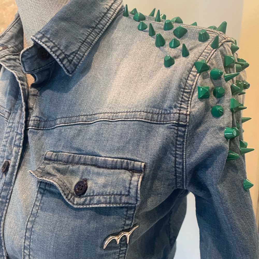 Denim shirt by MET. Size M. Made in Italy.